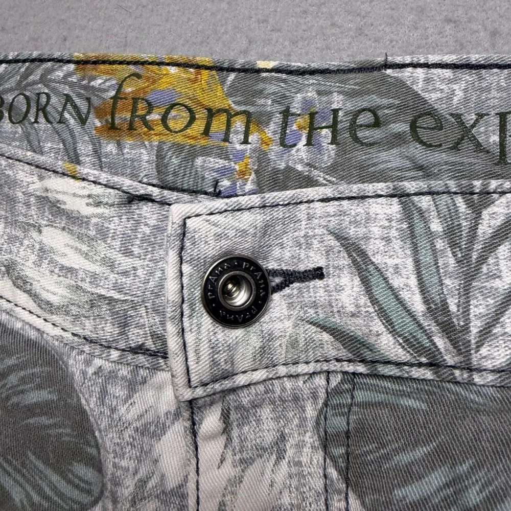 Prana Shorts Mens 34 Grey Tropical Floral Organic Cotton Stretch Flat Front